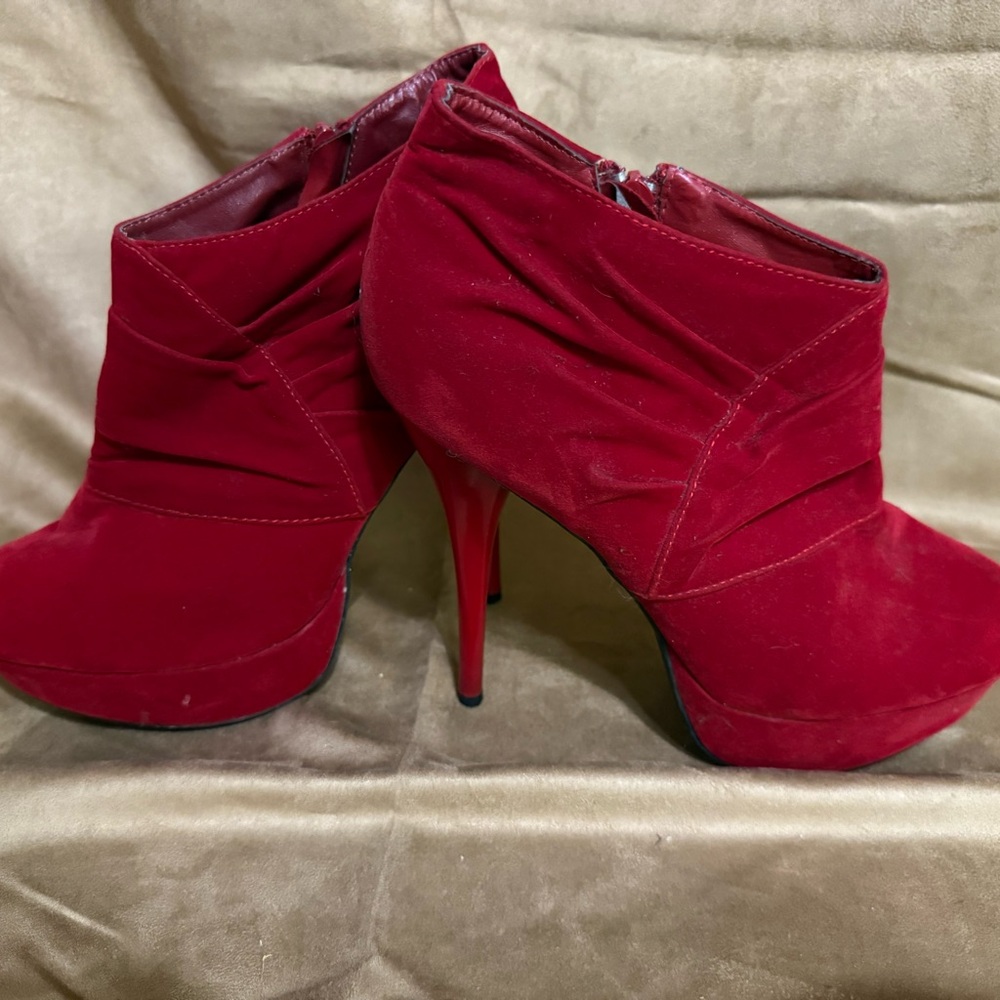 Elegant Red Velvet Women's Ankle Boots